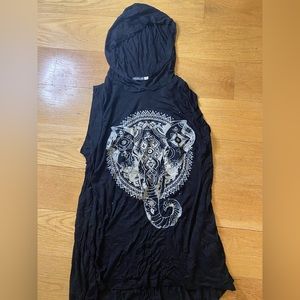 Earthbound black sleeveless hoodie size small
